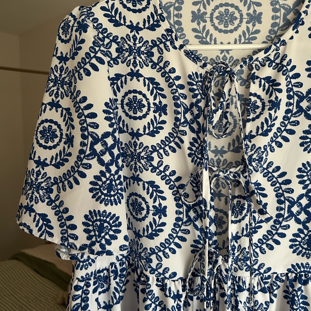 Blue and White Patterned Dress - Picture 2 of 2